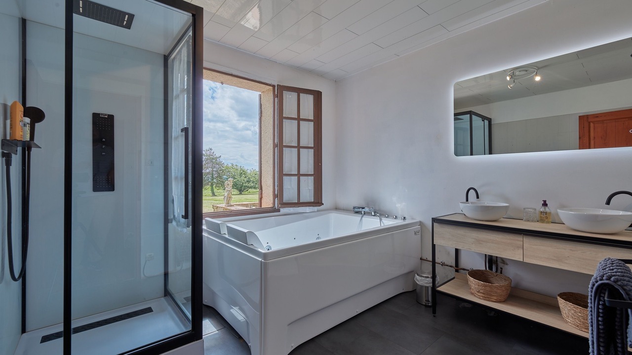 Photo of Bathroom in Tombeboeuf