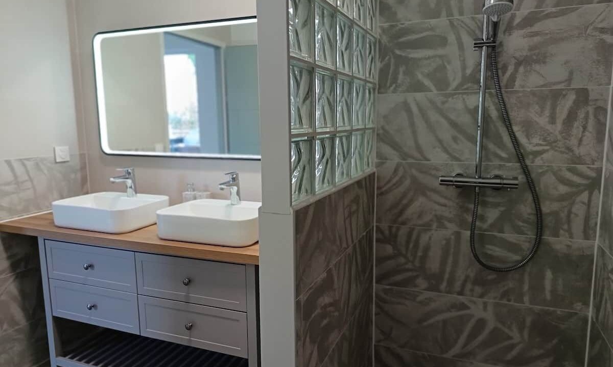 Photo of Bathroom in Dernancourt