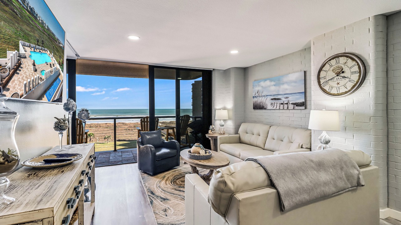 Photo of Livingroom in Safe Harbor