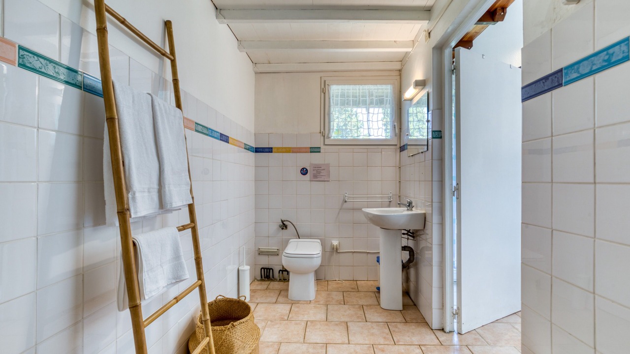 Photo of Bathroom in Saintes-Maries-de-la-Mer