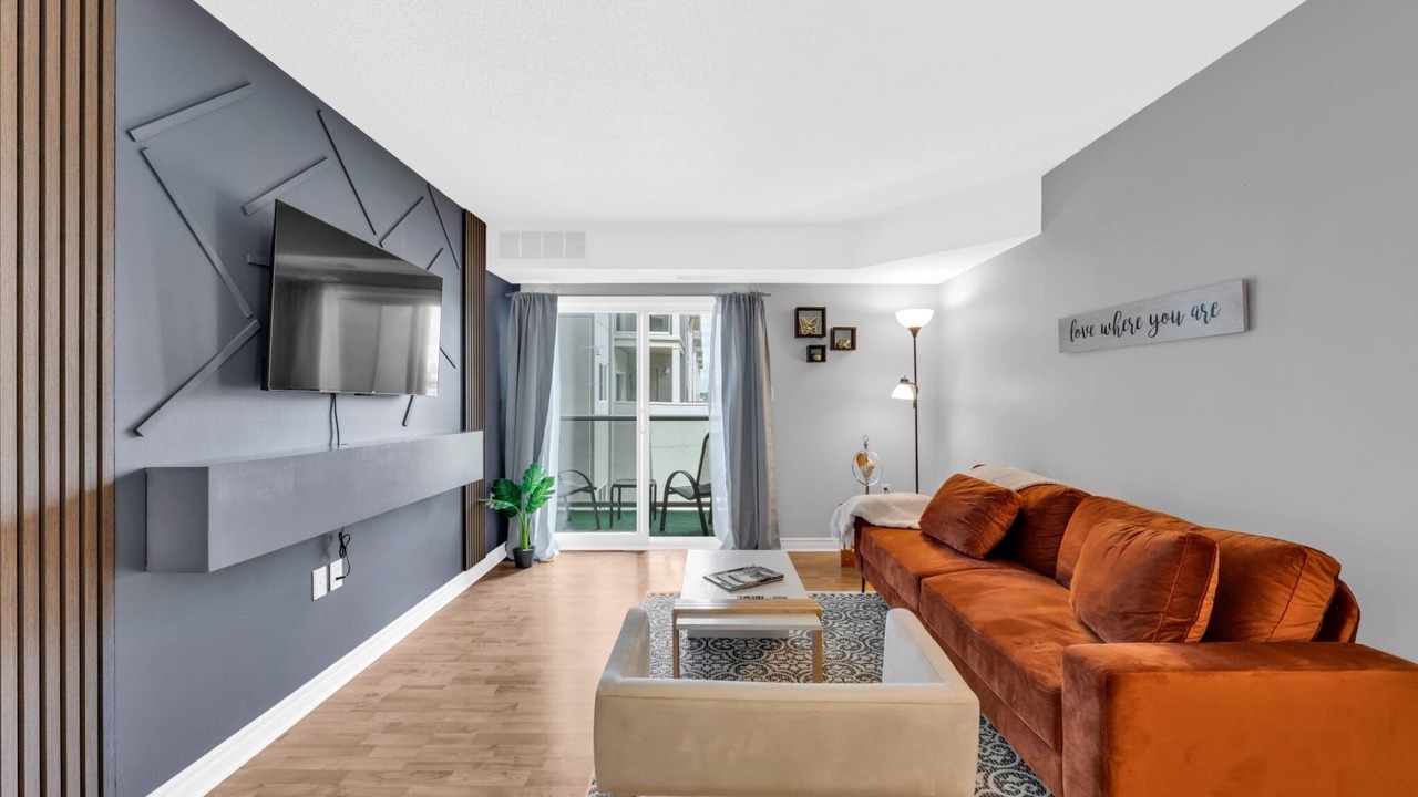Photo of Livingroom in Sandwich Towne