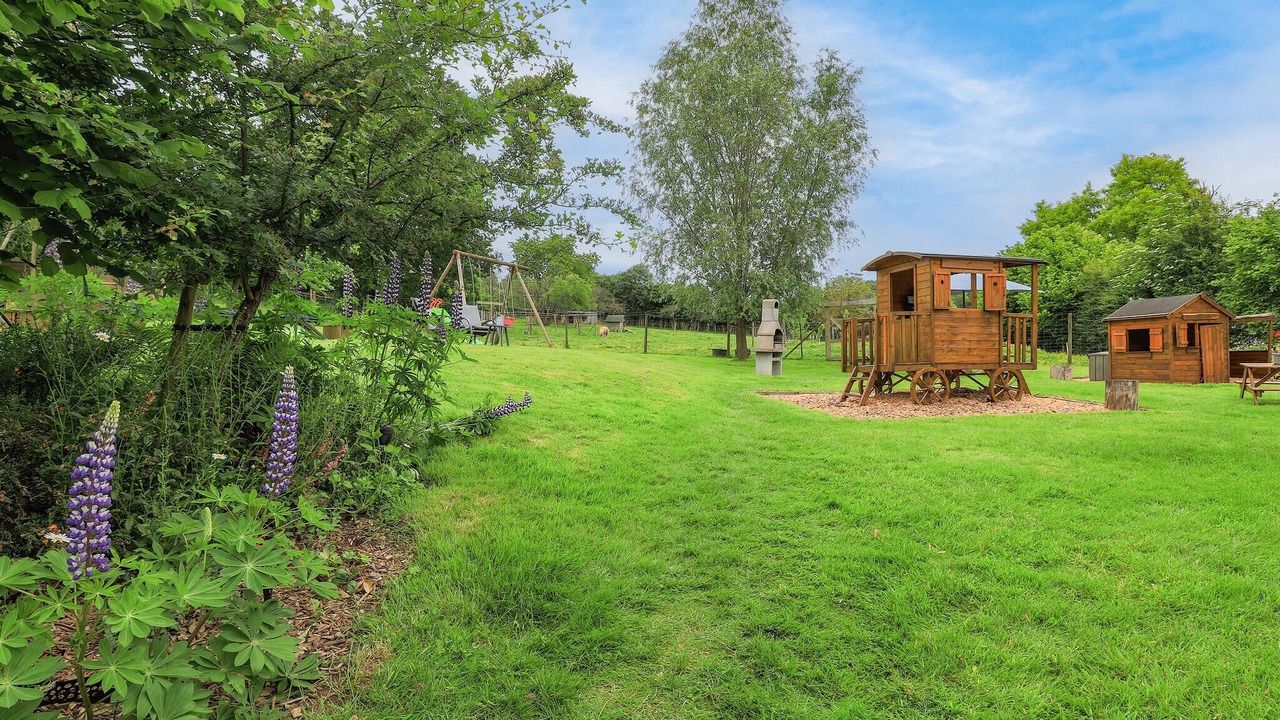 Photo of Others in Alette