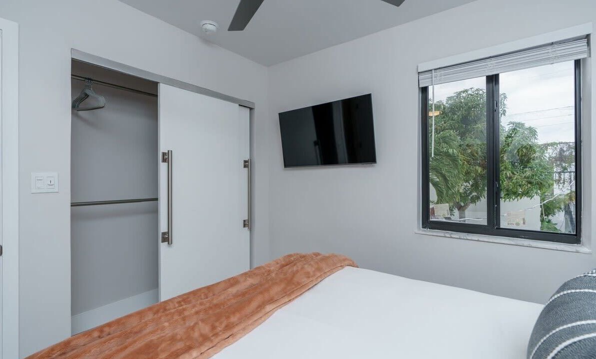 Photo of Bedroom in Coral Way