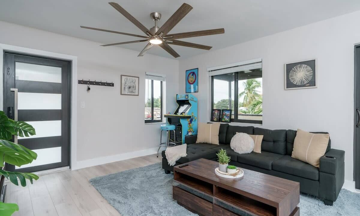 Photo of Livingroom in Coral Way