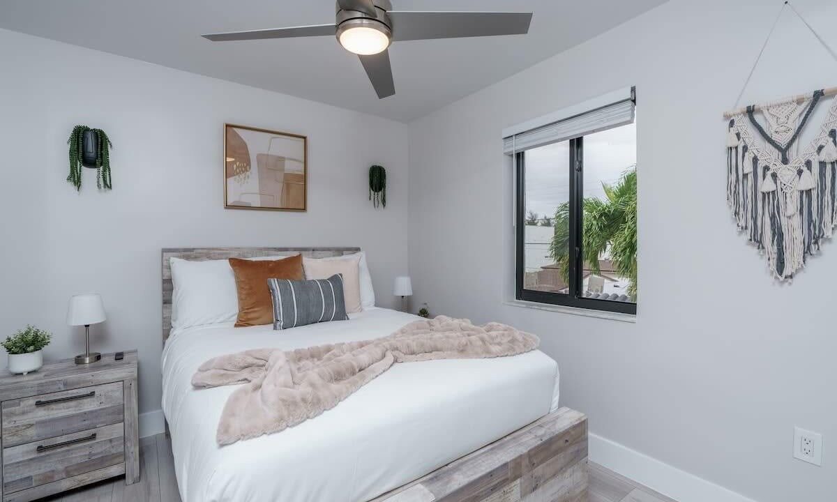 Photo of Bedroom in Coral Way