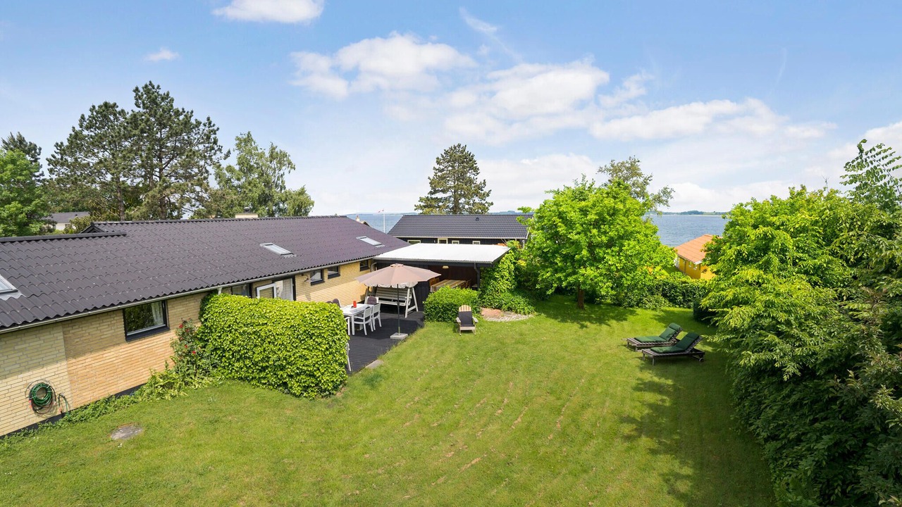 Photo of Others in Mesinge