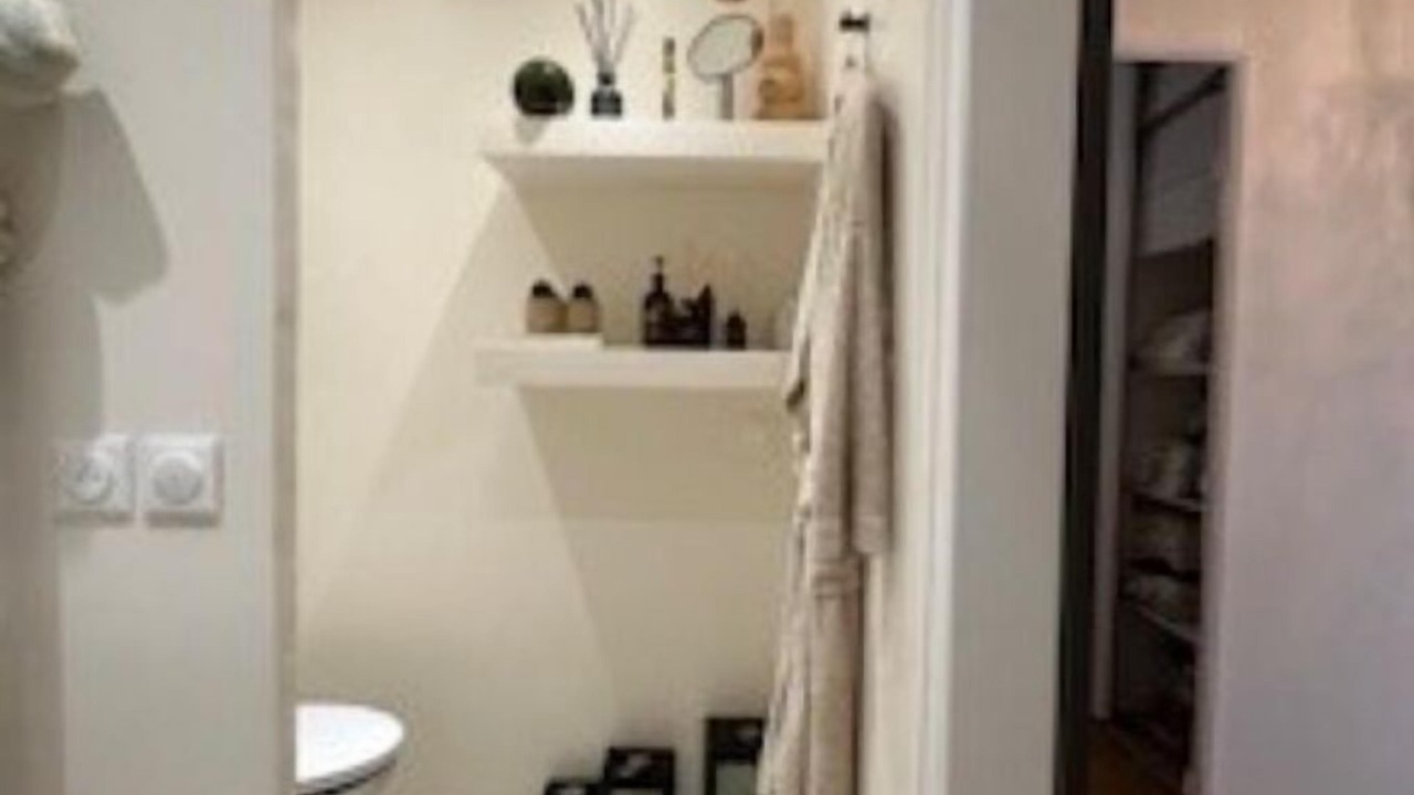 Photo of Bathroom in Les Puces de Saint-Ouen