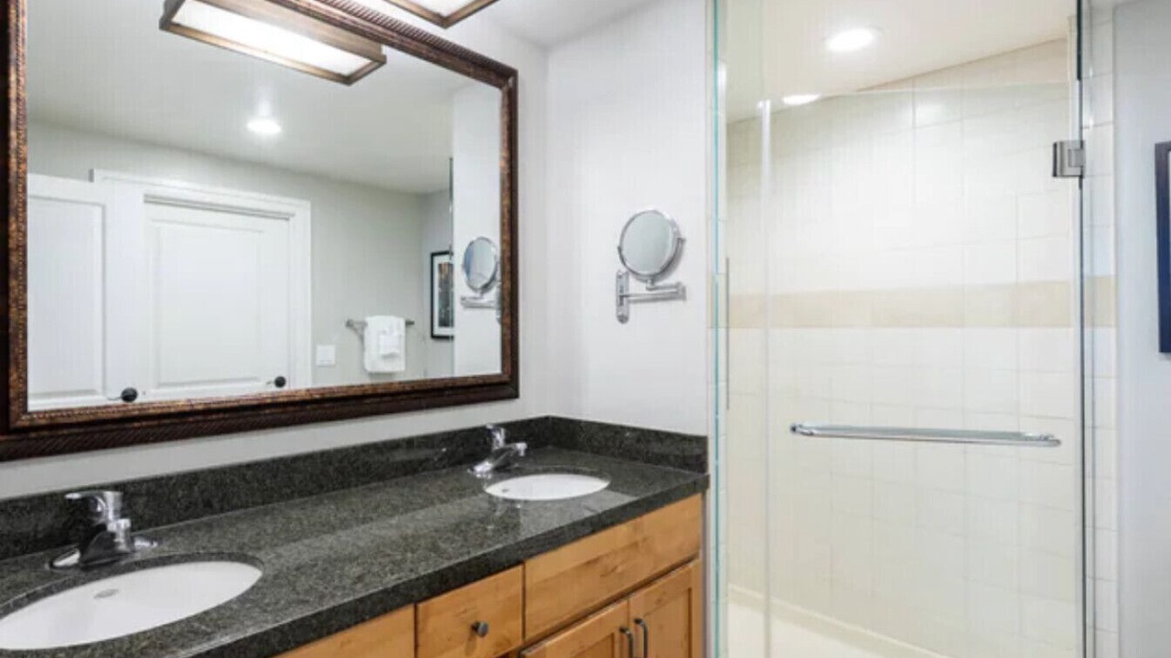 Photo of Bathroom in Lakeside Park