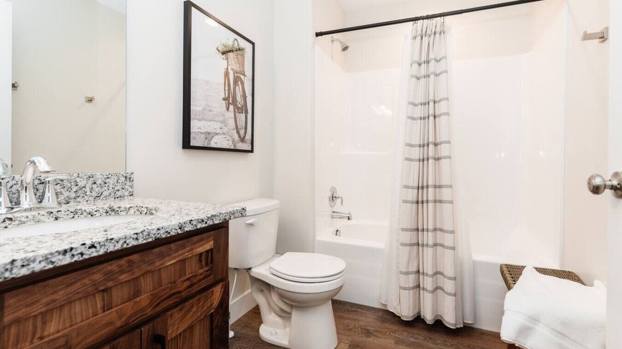 Photo of Bathroom in Garden City