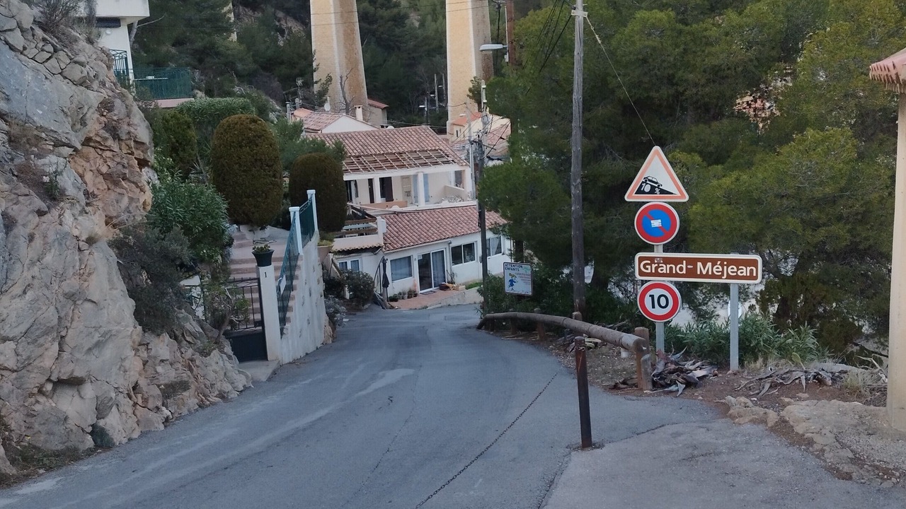 Photo of Others in Niolon