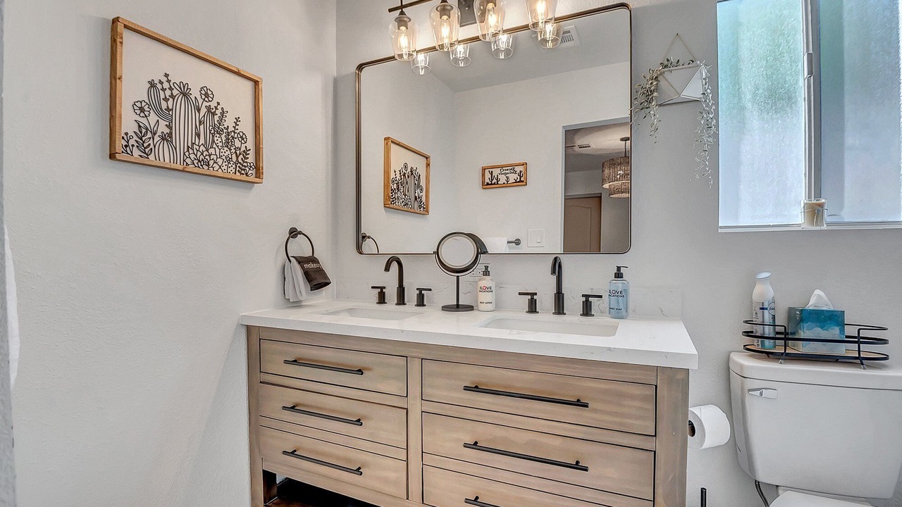 Photo of Bathroom in Sunset Ridge
