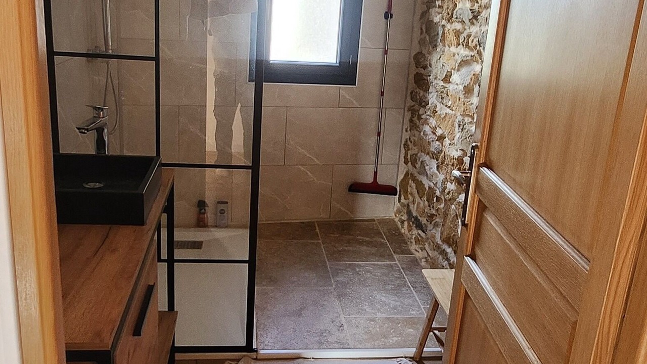 Photo of Bathroom in Tournissan