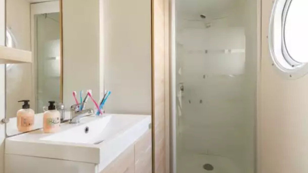 Photo of Bathroom in Sainte-Catherine-de-Fierbois