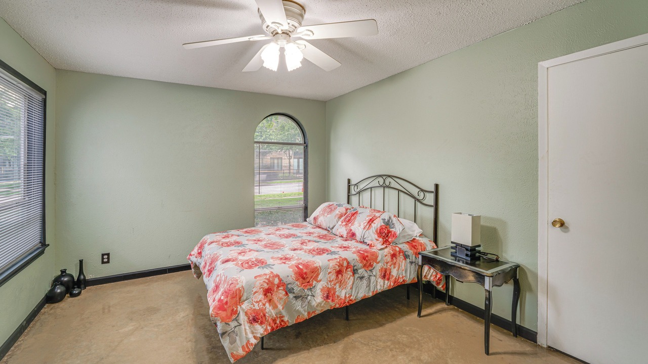 Photo of Bedroom in Knox - Henderson