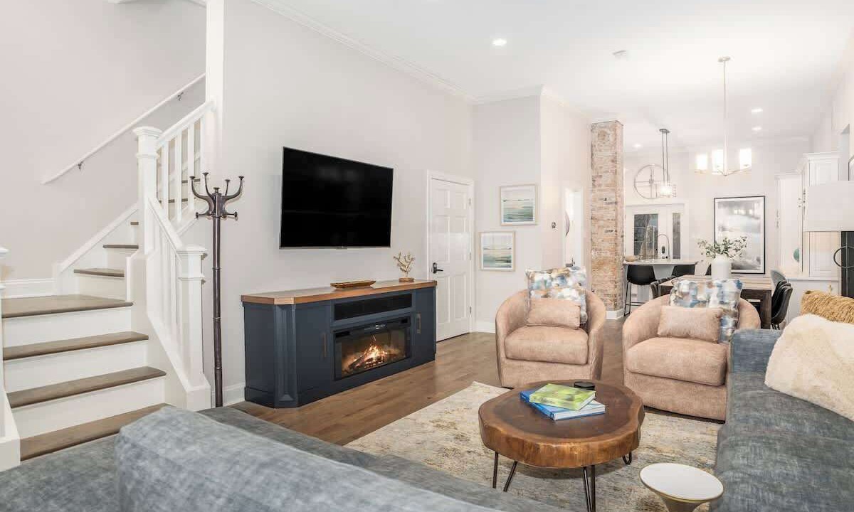 Photo of Livingroom in West Town