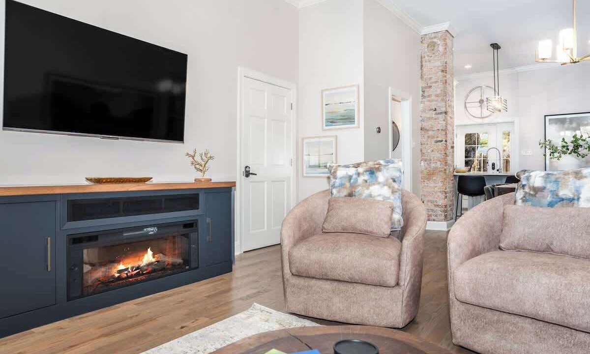 Photo of Livingroom in West Town