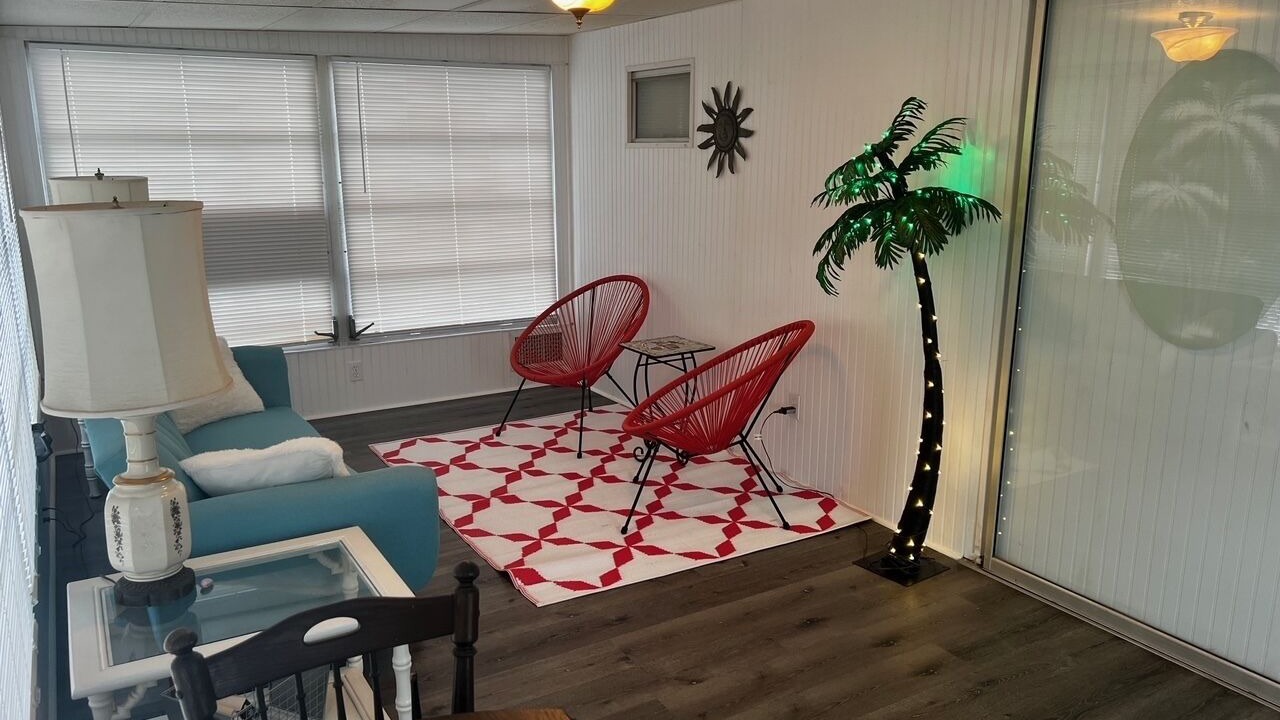 Photo of Livingroom in Laurel