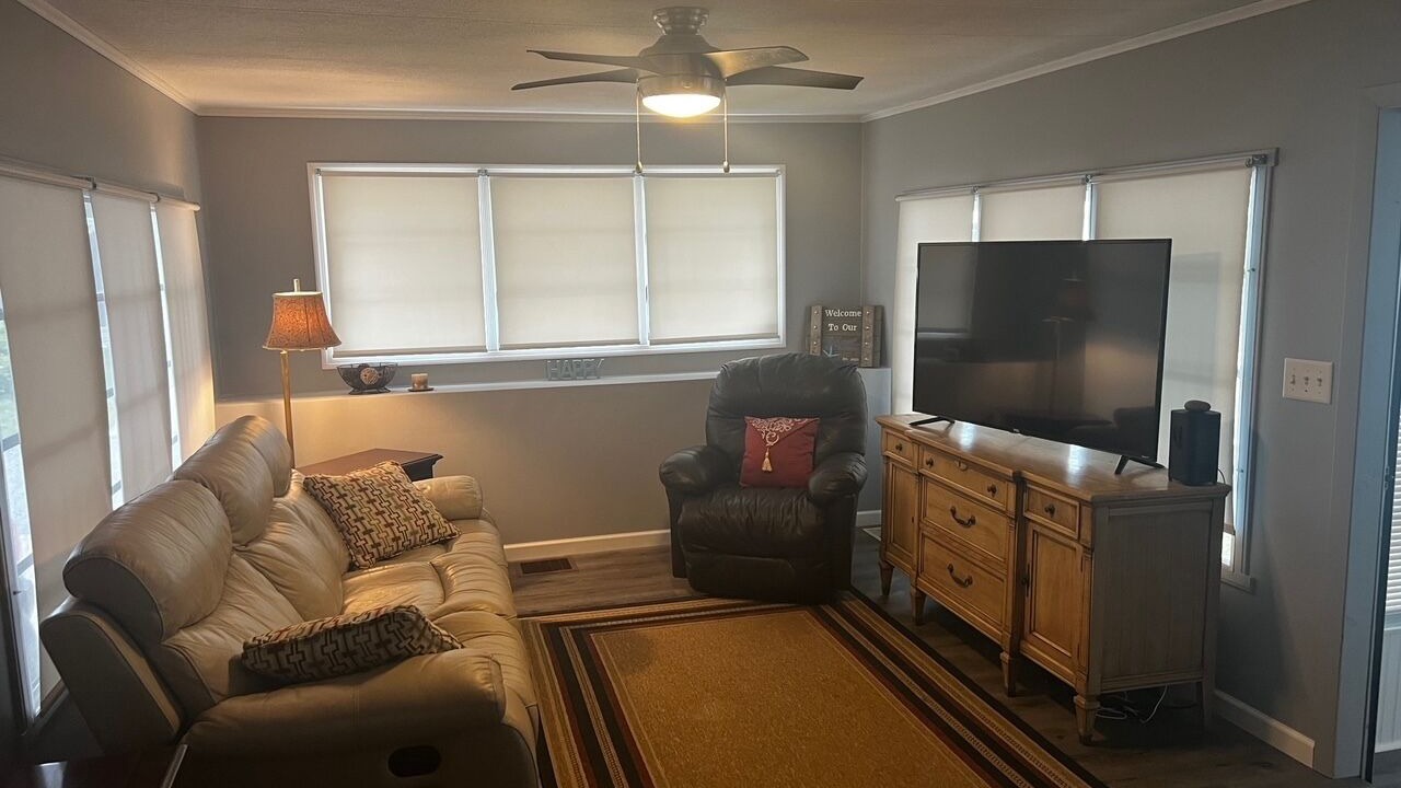Photo of Livingroom in Laurel