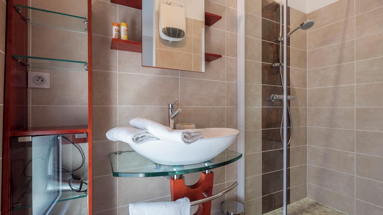 Photo of Bathroom in La Digne-d'Aval