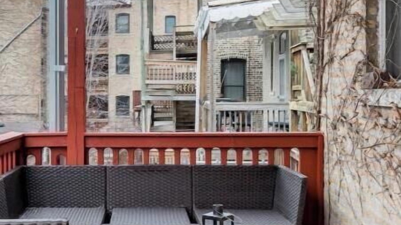 Photo of Outdoor in Wrigleyville