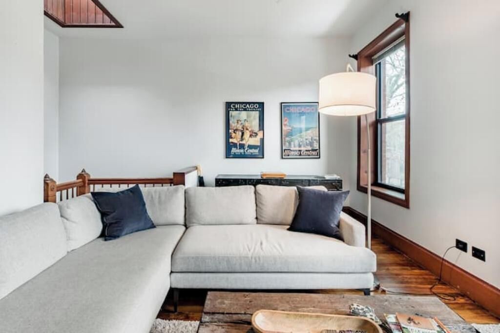 Photo of Livingroom in Wrigleyville