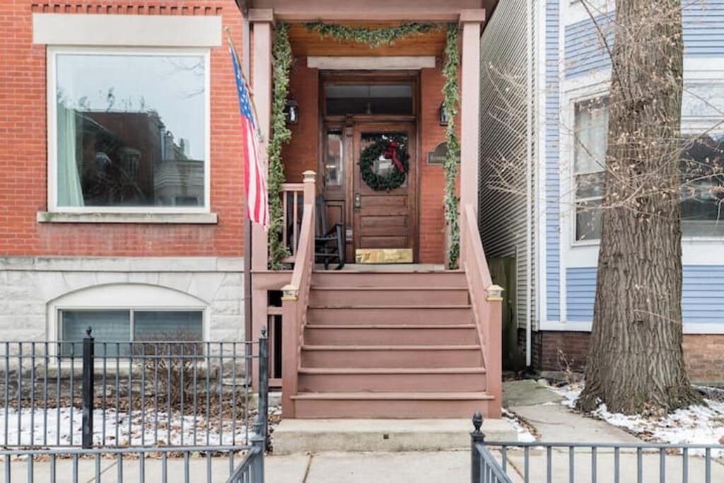Photo of Outdoor in Wrigleyville