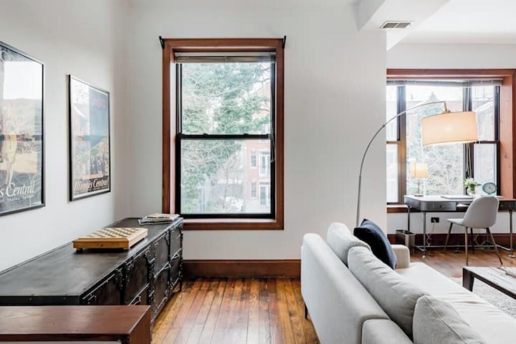 Photo of Livingroom in Wrigleyville