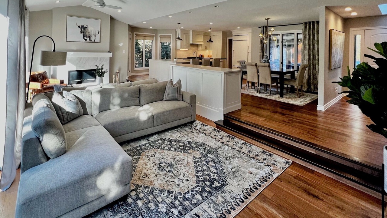 Photo of Livingroom in Grand Bend