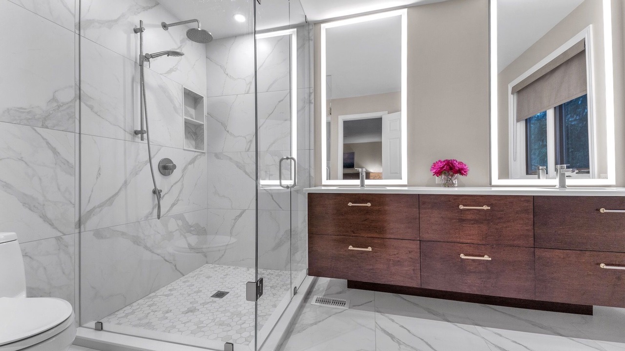 Photo of Bathroom in Grand Bend