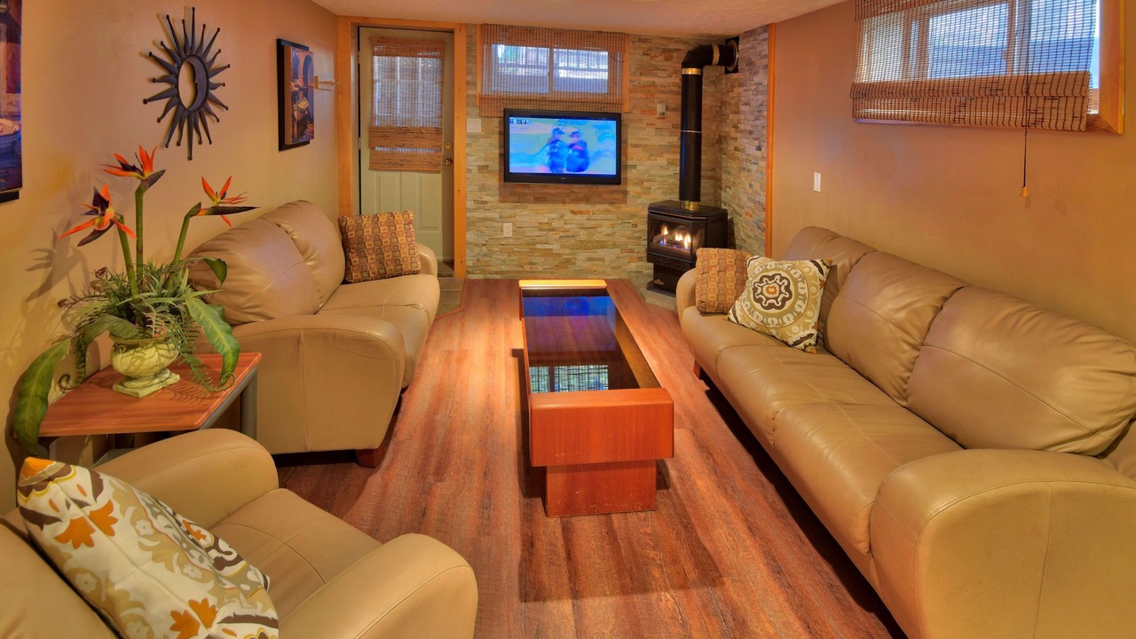 Photo of Livingroom in Grand Bend