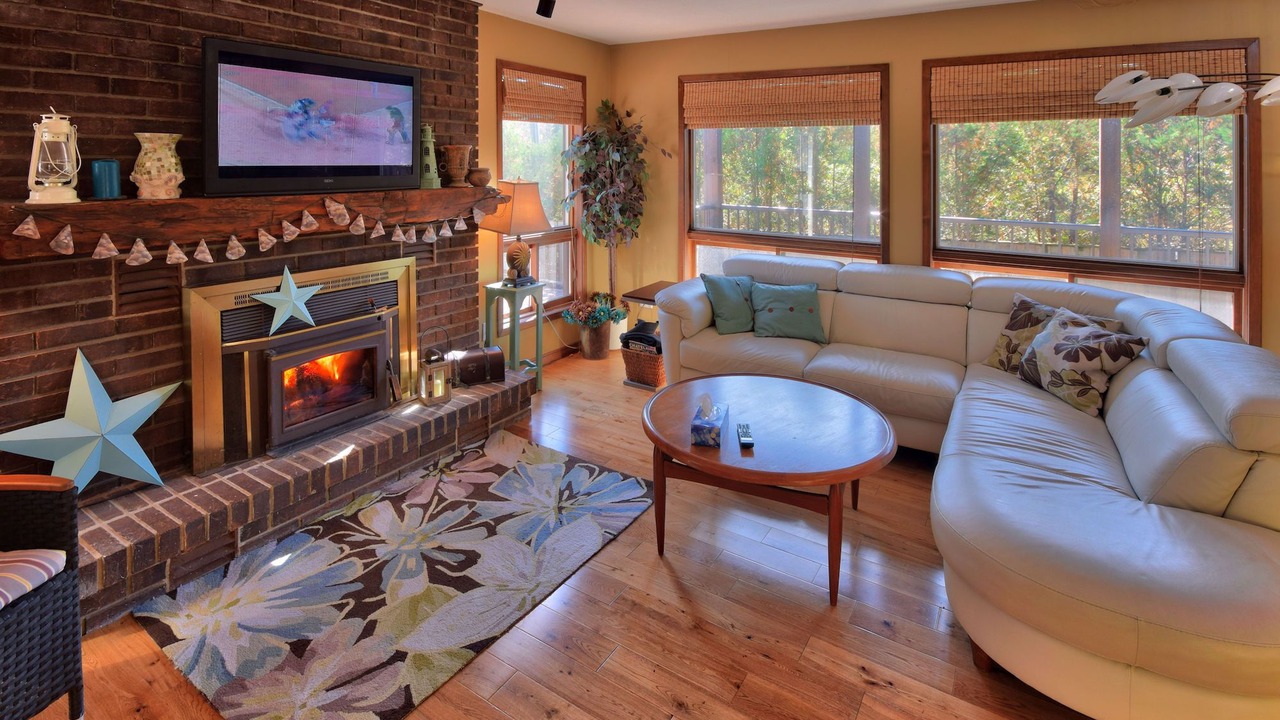 Photo of Livingroom in Grand Bend