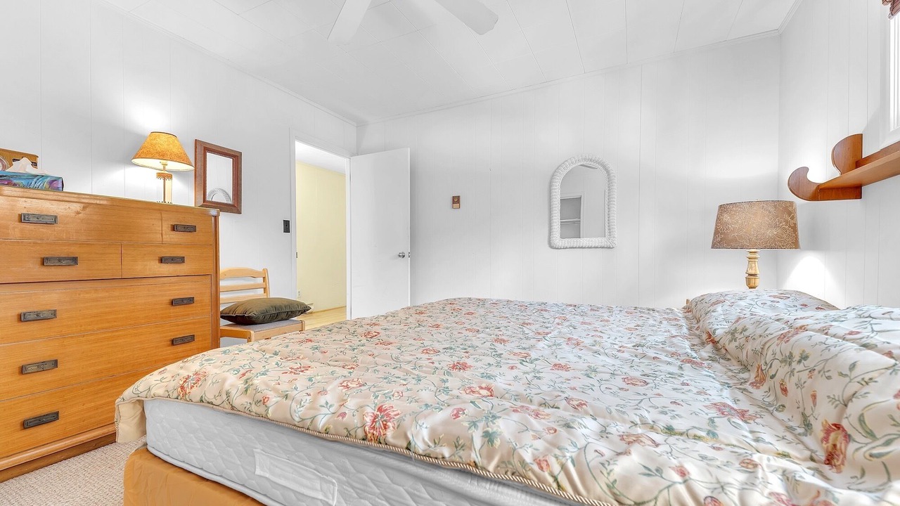 Photo of Bedroom in Grand Bend