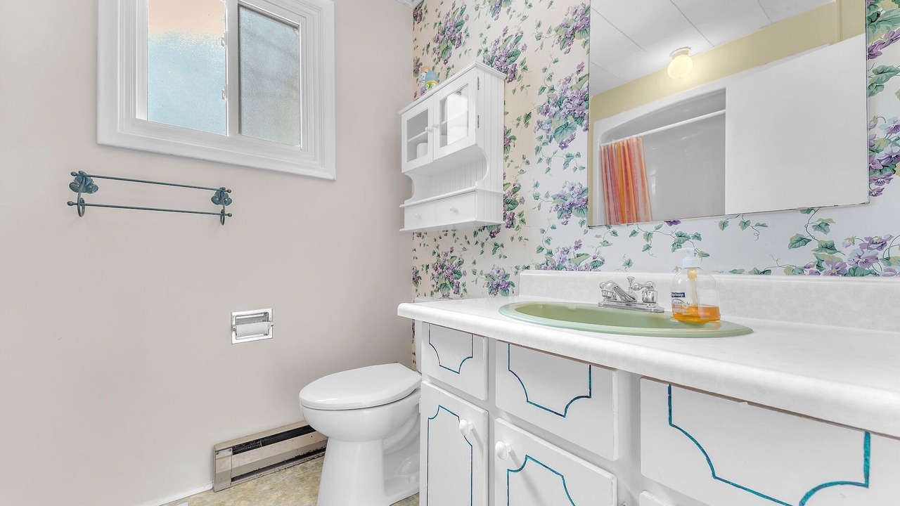 Photo of Bathroom in Grand Bend