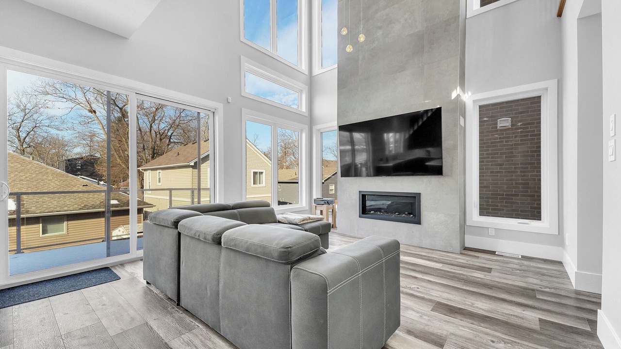 Photo of Livingroom in Grand Bend