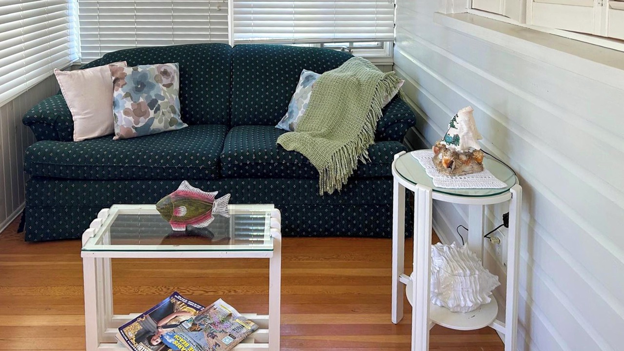 Photo of Livingroom in Grand Bend