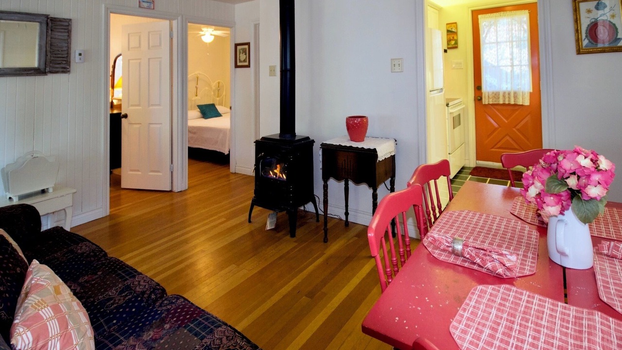Photo of Bedroom in Grand Bend