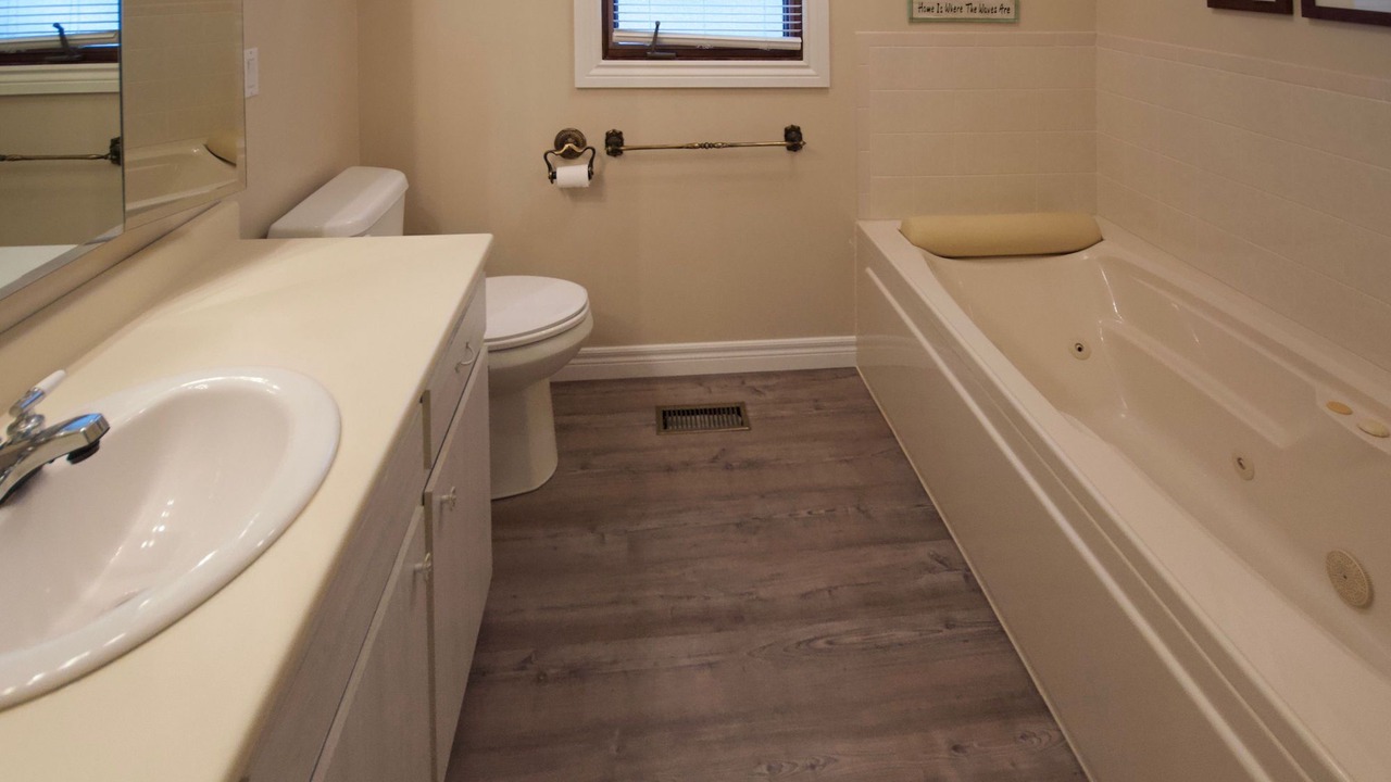 Photo of Bathroom in Grand Bend