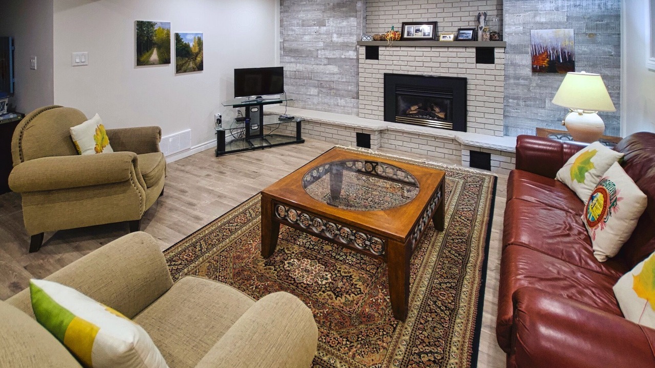 Photo of Livingroom in Grand Bend