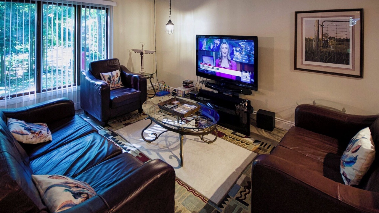 Photo of Livingroom in Grand Bend