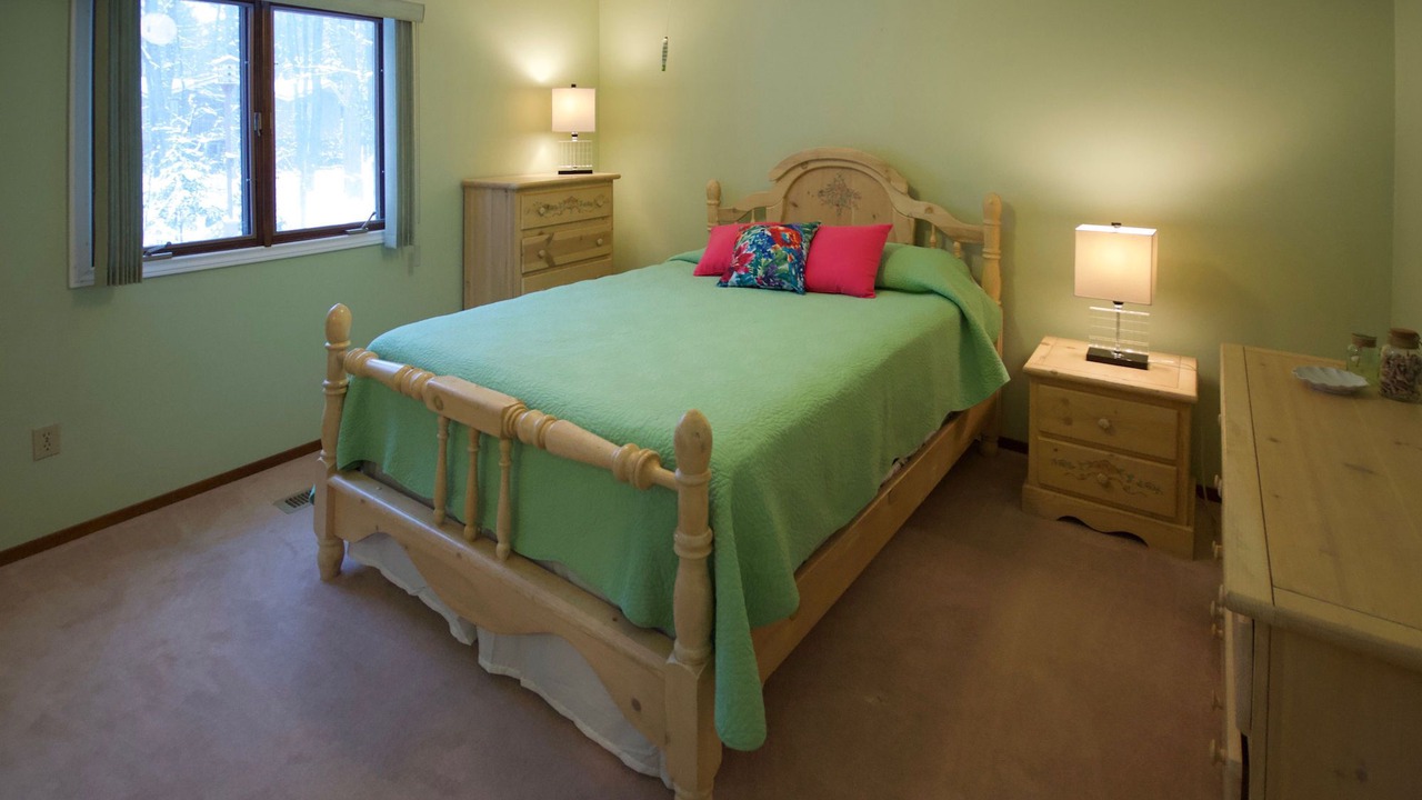 Photo of Bedroom in Grand Bend