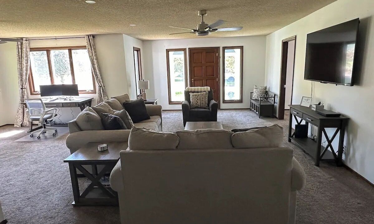 Photo of Livingroom in Oberlin
