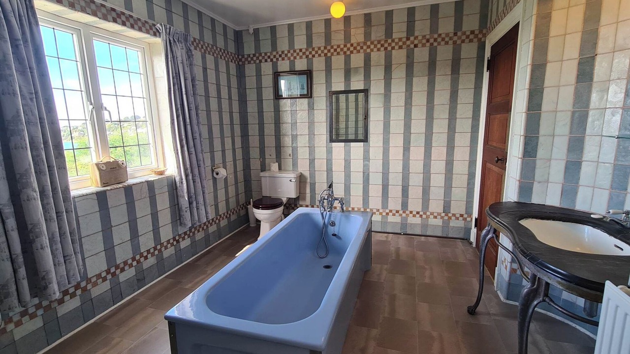 Photo of Bathroom in St. Mawes