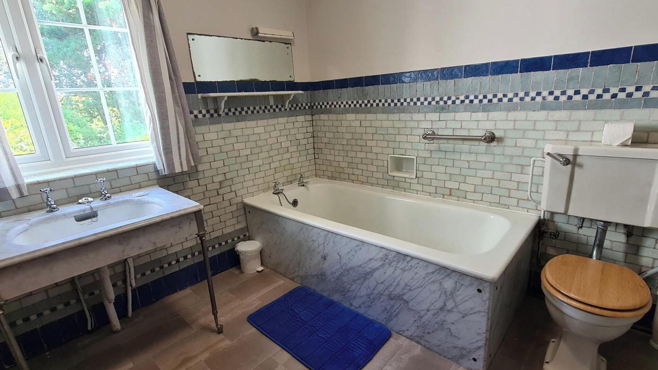 Photo of Bathroom in St. Mawes