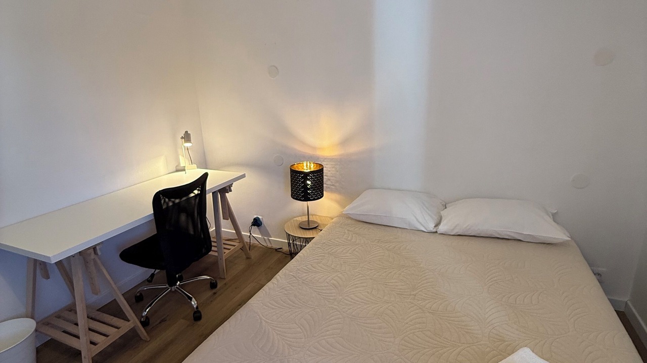 Photo of Bedroom in Cimetiere de l'Est