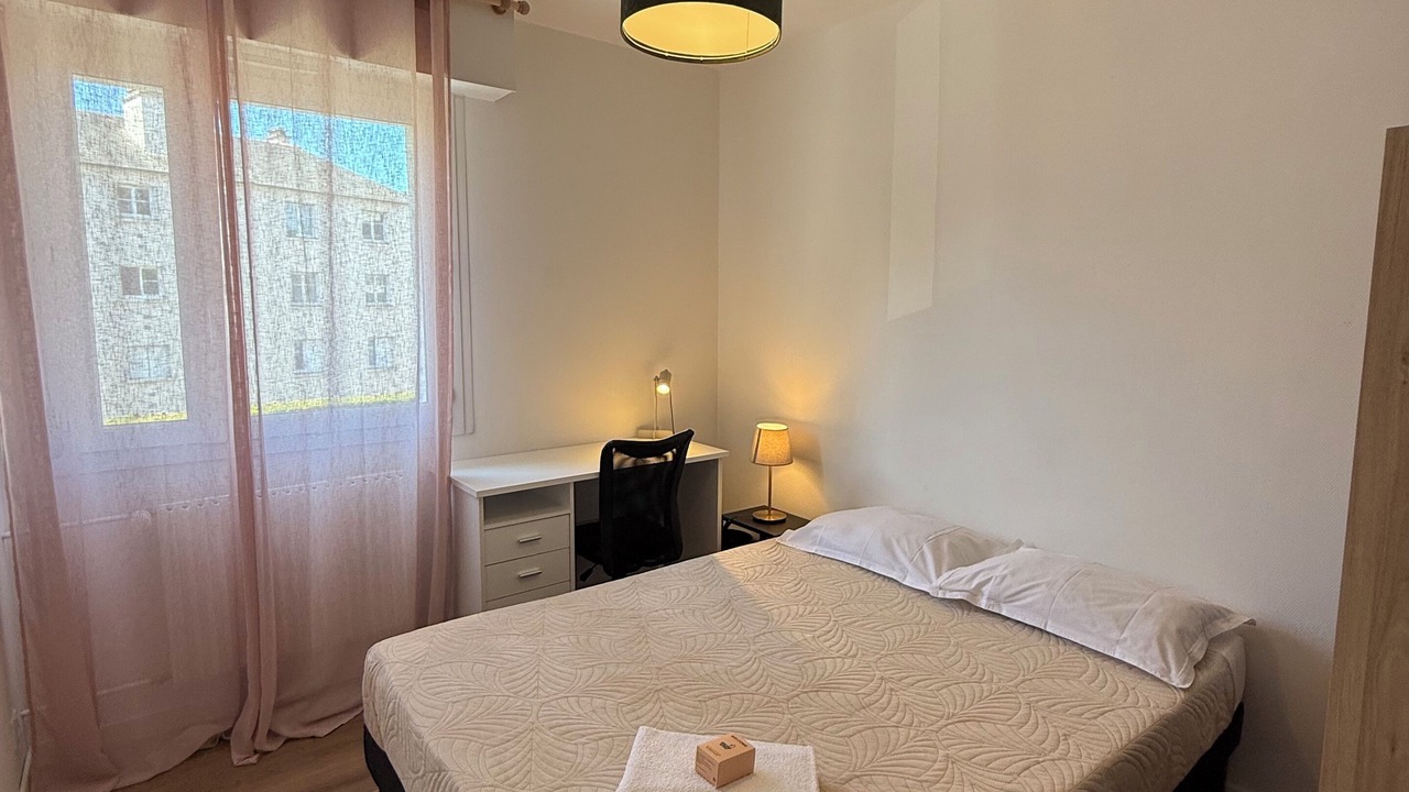 Photo of Bedroom in Cimetiere de l'Est