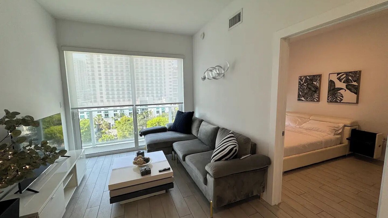 Photo of Livingroom in Midtown