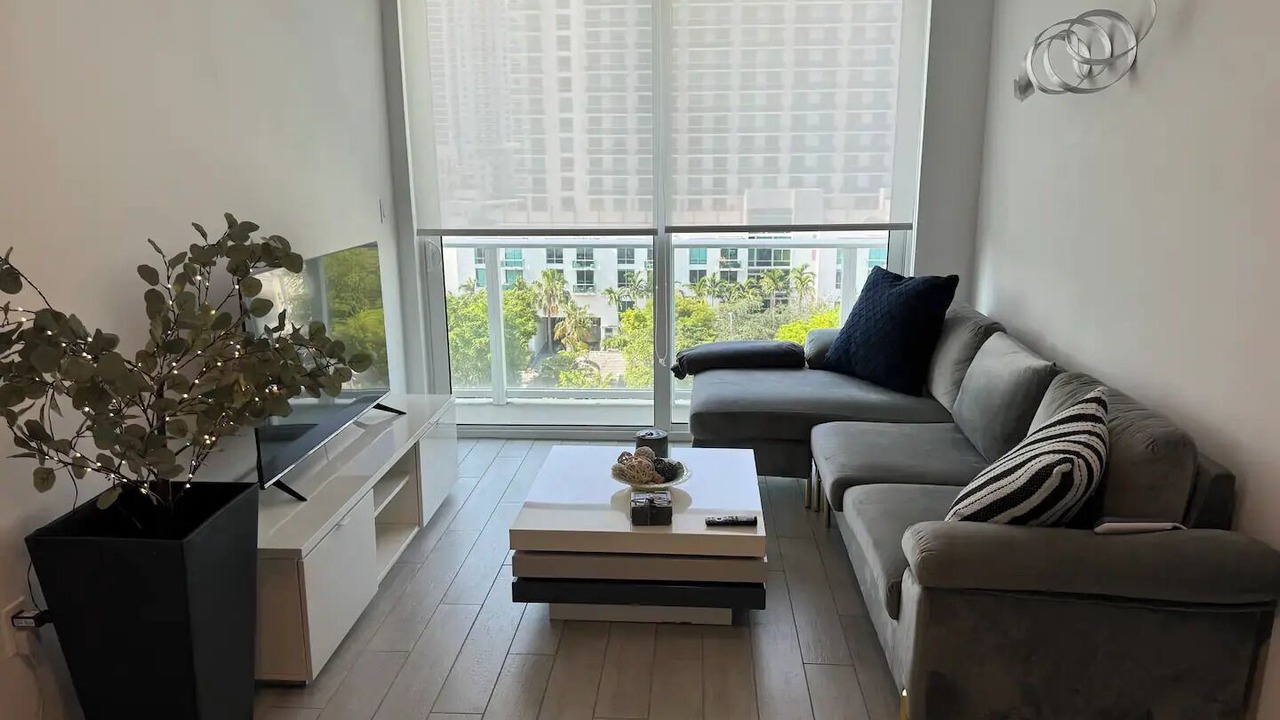 Photo of Livingroom in Midtown
