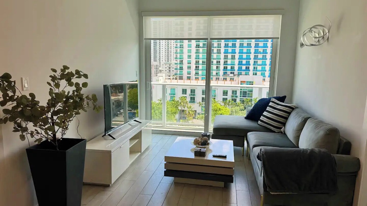 Photo of Livingroom in Midtown