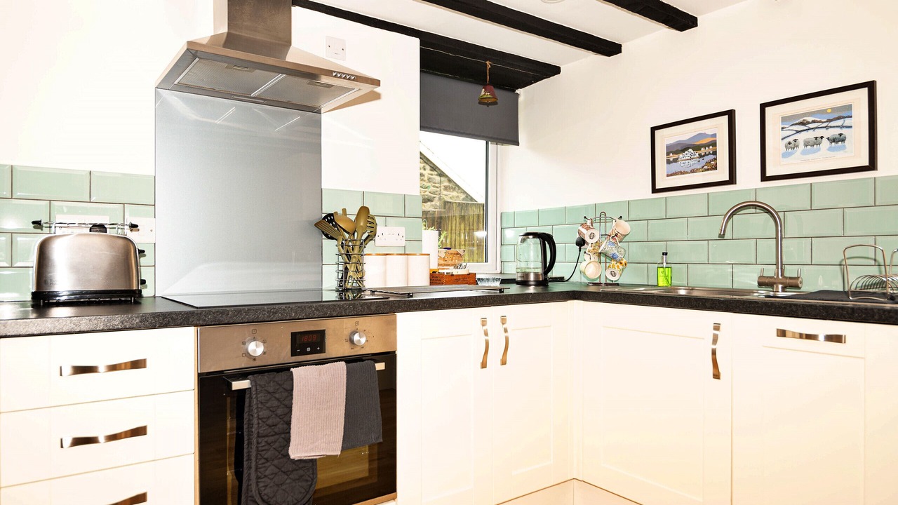 Photo of Kitchen in Ganllwyd
