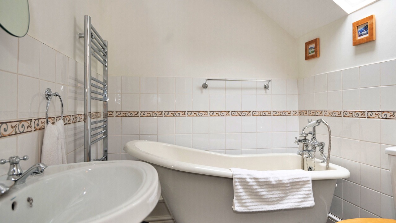 Photo of Bathroom in Ganllwyd